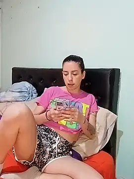 solangeyaelok1 online show from September 28, 1:55 am