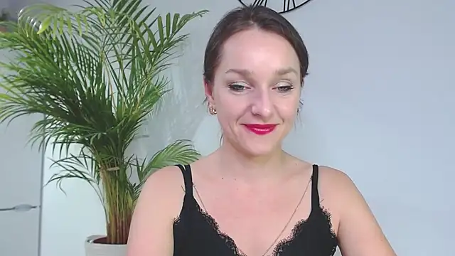 AliciaDesire online show from December 12, 3:27 pm