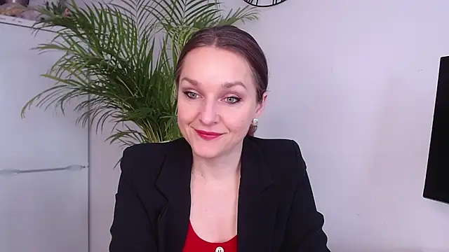 AliciaDesire online show from March 5, 8:00 am