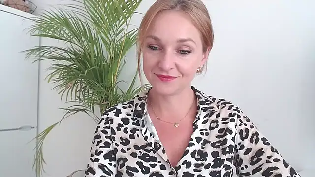 AliciaDesire online show from October 14, 1:01 pm