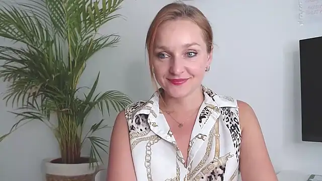 AliciaDesire online show from October 15, 1:33 pm