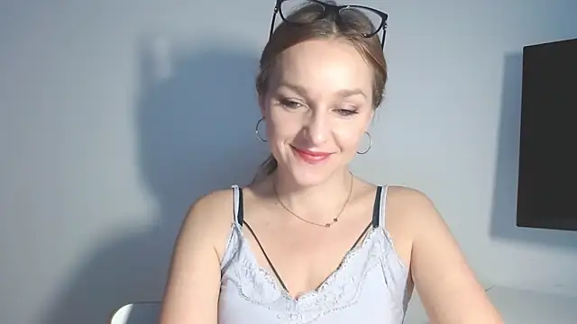 AliciaDesire online show from February 20, 6:48 am