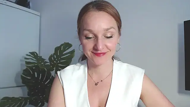 AliciaDesire online show from March 23, 2:10 pm