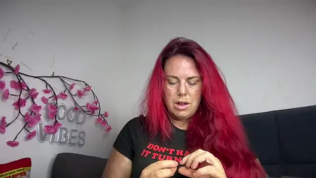 redxxxvixen online show from May 19, 9:21 pm