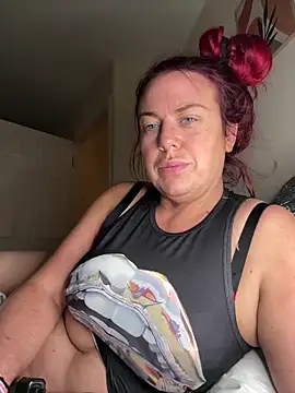 redxxxvixen online show from May 20, 11:44 pm