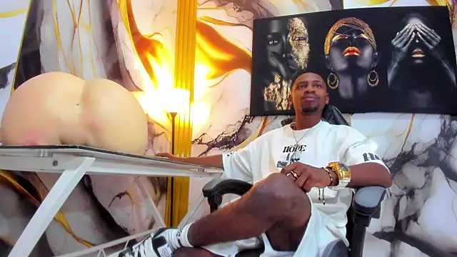 Snapshot of Thomas_shelbys chatting on October 8, 2:53 am Thomas shelbys online show from October 8, 2:53 am