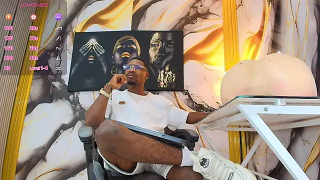 Snapshot of Thomas_shelbys chatting on February 13, 3:24 am Thomas shelbys online show from February 13, 3:24 am