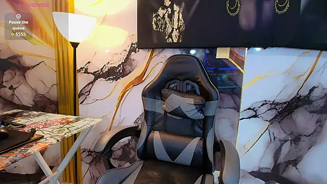 Snapshot of Thomas_shelbys chatting on March 25, 3:34 am Thomas shelbys online show from March 25, 3:34 am