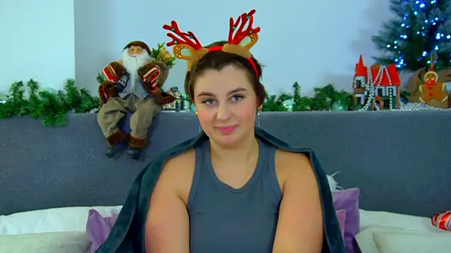 Snapshot of MaryMurray chatting on December 23, 3:50 am MaryMurray online show from December 23, 3:50 am