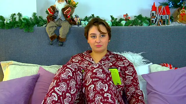 Snapshot of MaryMurray chatting on December 24, 4:22 am MaryMurray online show from December 24, 4:22 am