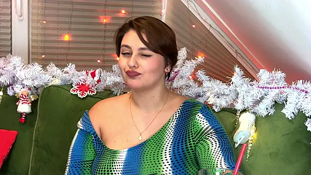 Snapshot of MaryMurray chatting on December 27, 3:42 am MaryMurray online show from December 27, 3:42 am