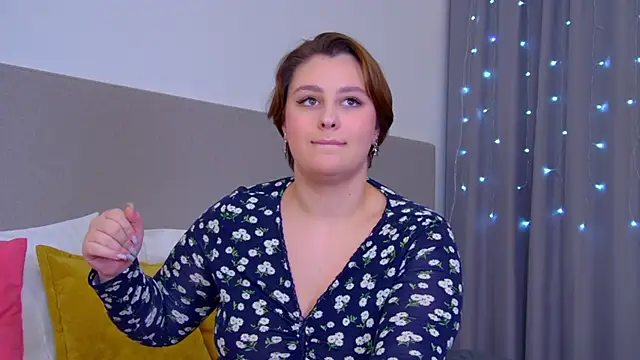 Snapshot of MaryMurray chatting on February 6, 12:43 am MaryMurray online show from February 6, 12:43 am