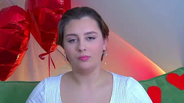 Snapshot of MaryMurray chatting on February 17, 9:41 pm MaryMurray online show from February 17, 9:41 pm