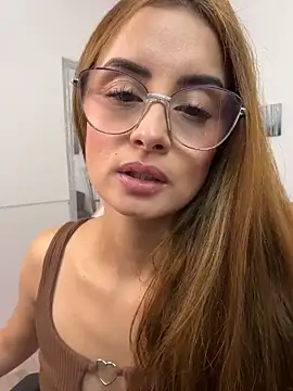 MiaaLoren online show from January 18, 5:17 pm