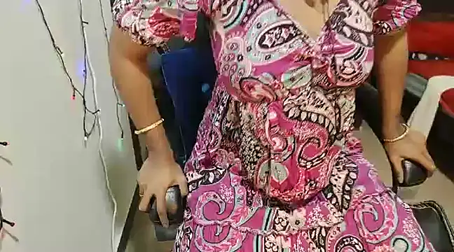 Anjali cute-Pondati online show from February 27, 4:20 am