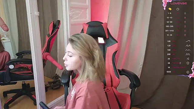 I see Ays1 online show from October 22, 3:12 pm