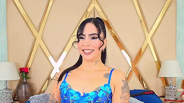 GiahDaniels online show from February 21, 8:05 pm