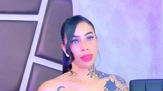 GiahDaniels online show from May 13, 3:53 pm
