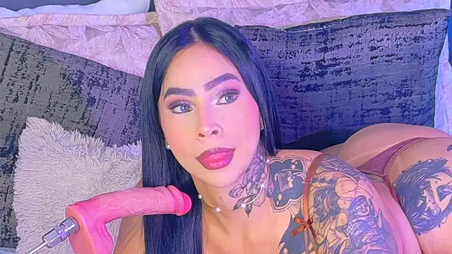 GiahDaniels online show from June 29, 8:20 pm