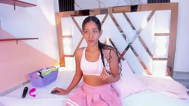 Snapshot of amberr_sweett69 chatting on March 7, 6:43 pm amberr sweett69 online show from March 7, 6:43 pm