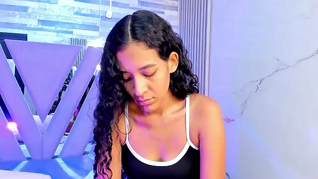 Snapshot of amberr_sweett69 chatting on March 19, 7:40 pm amberr sweett69 online show from March 19, 7:40 pm