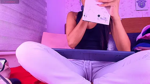 nata luna online show from January 30, 7:15 pm