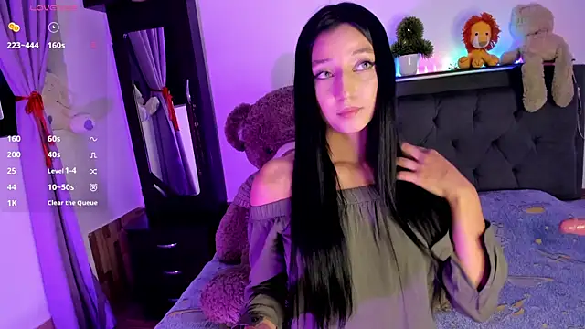 Snapshot of Alana_777 chatting on November 15, 7:49 am Alana 777 online show from November 15, 7:49 am