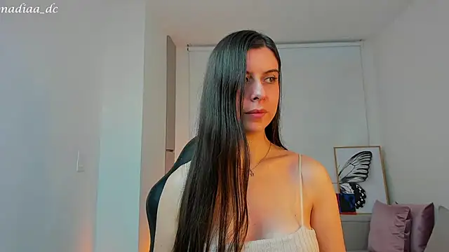 Nadiaa  online show from December 24, 3:05 am