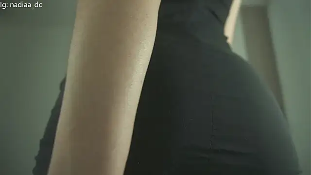 Nadiaa  online show from November 8, 4:45 am