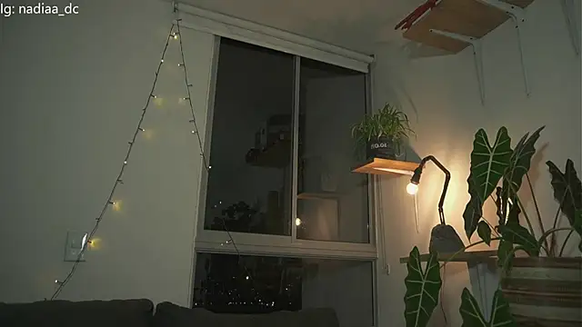 Nadiaa  online show from November 30, 4:16 am