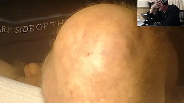 Snapshot of BrisonChase chatting on December 2, 10:56 pm BrisonChase online show from December 2, 10:56 pm