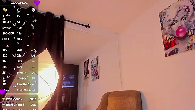 Vahiolet smith online show from January 31, 10:10 pm