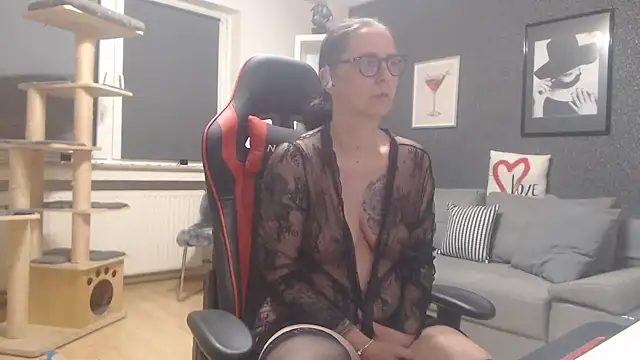 Snapshot of EiskalterEngel74 chatting on January 24, 4:39 pm EiskalterEngel74 online show from January 24, 4:39 pm