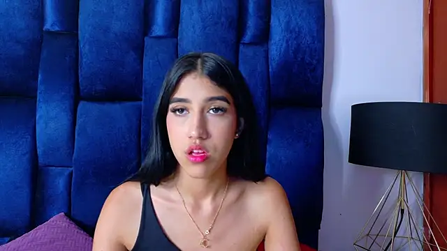 sofyqueen  online show from February 4, 10:45 pm