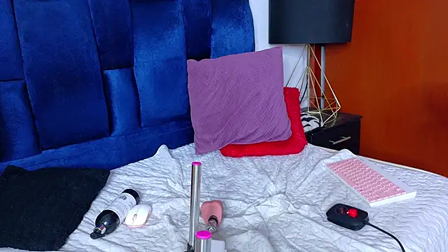 sofyqueen  online show from February 6, 4:03 pm