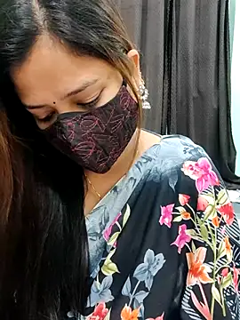 Snapshot of payal_sharma1 chatting on February 23, 7:33 am payal sharma1 online show from February 23, 7:33 am