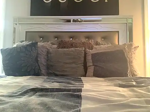 Snapshot of BubbaATL chatting on October 19, 4:51 pm BubbaATL online show from October 19, 4:51 pm