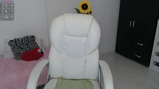 Ghada milf online show from December 24, 2:10 am