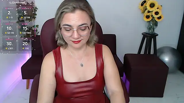 Ghada milf online show from May 9, 10:59 pm