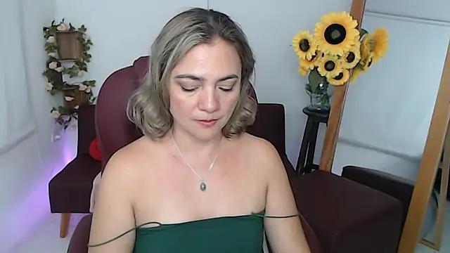 Ghada milf online show from June 8, 9:26 pm
