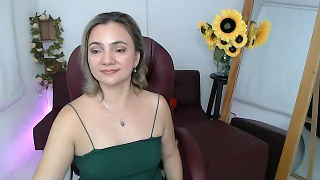 Ghada milf online show from July 20, 11:40 pm