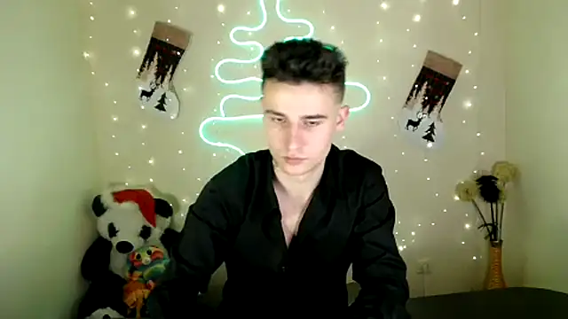 Snapshot of Mike_severi2 chatting on December 19, 1:40 pm Mike severi2 online show from December 19, 1:40 pm