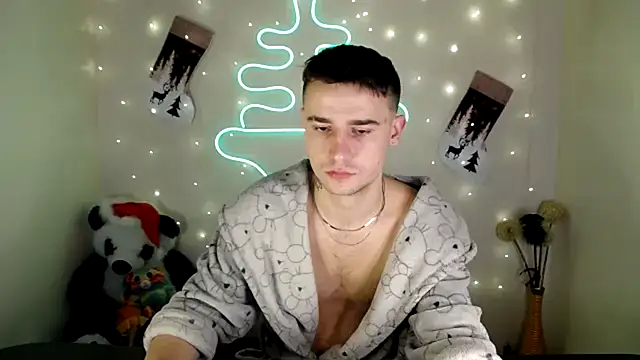 Snapshot of Mike_severi2 chatting on December 22, 6:39 am Mike severi2 online show from December 22, 6:39 am