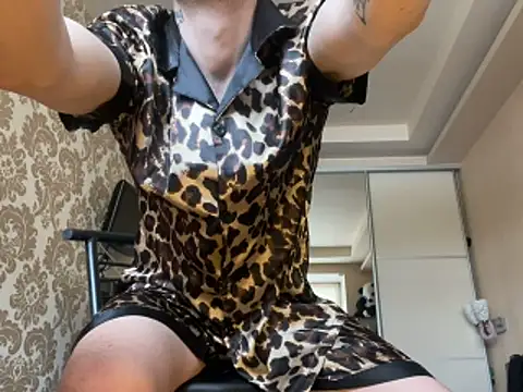 Snapshot of Mike_severi2 chatting on April 2, 11:41 am Mike severi2 online show from April 2, 11:41 am