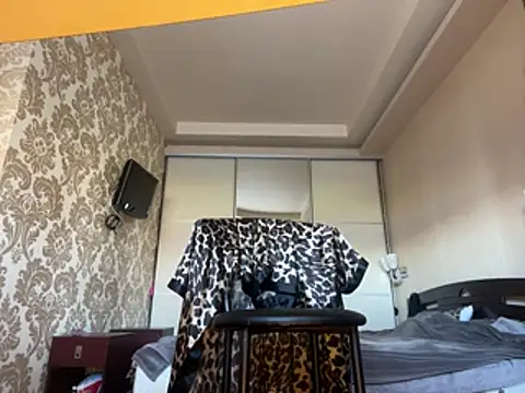 Snapshot of Mike_severi2 chatting on April 5, 12:13 pm Mike severi2 online show from April 5, 12:13 pm