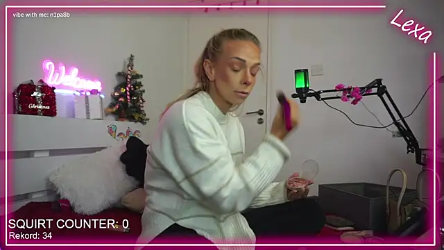 Lexa xoxo online show from December 3, 7:49 am