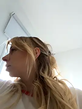 Snapshot of Lexa_xoxo chatting on February 15, 10:03 am Lexa xoxo online show from February 15, 10:03 am