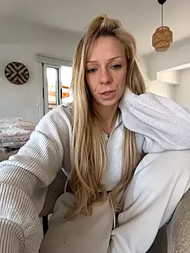 Snapshot of Lexa_xoxo chatting on April 8, 7:19 am Lexa xoxo online show from April 8, 7:19 am