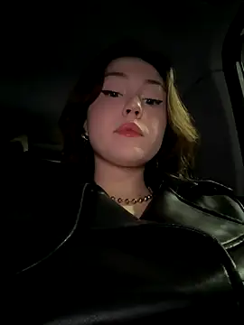 Peachy Dream online show from October 3, 6:05 pm