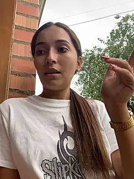 Snapshot of Penelope-Hot chatting on December 19, 10:21 pm Penelope-Hot online show from December 19, 10:21 pm